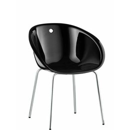 Moderná stolička plastová s kovovými nohami