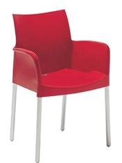 plastová stolička červená